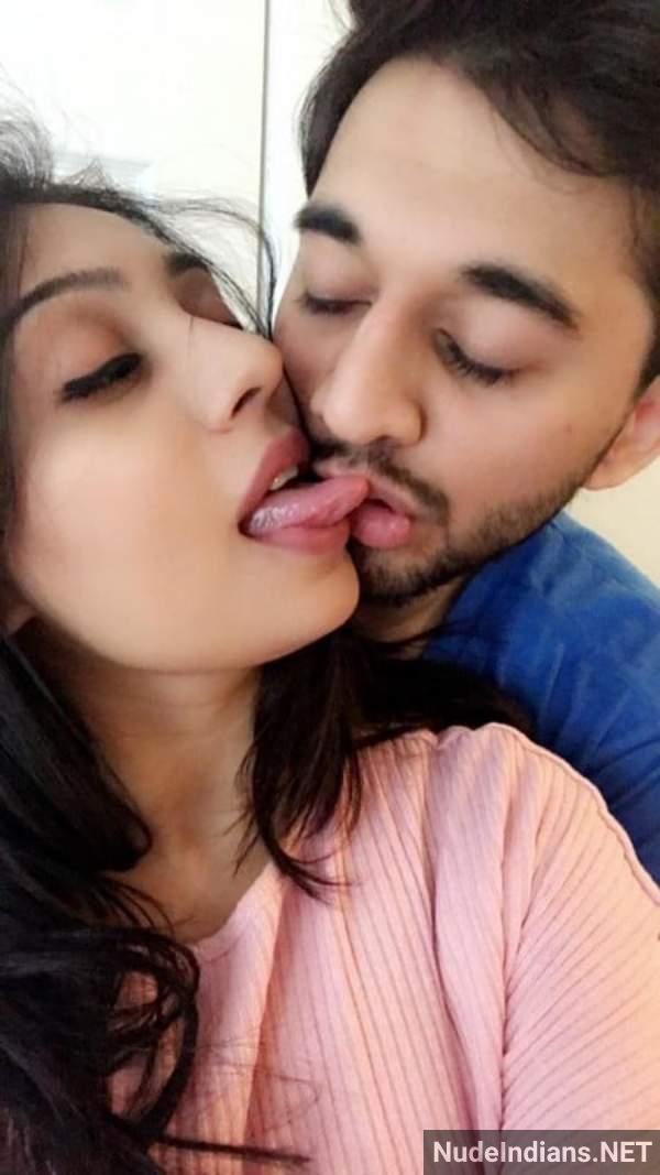 https://pub-5fcdf72a54cd4edbb03ec3edaa415a42.r2.dev/nakedleaks/exposure_of_60_delhi_couples_in_wife_swapping_scandal/52.jpg