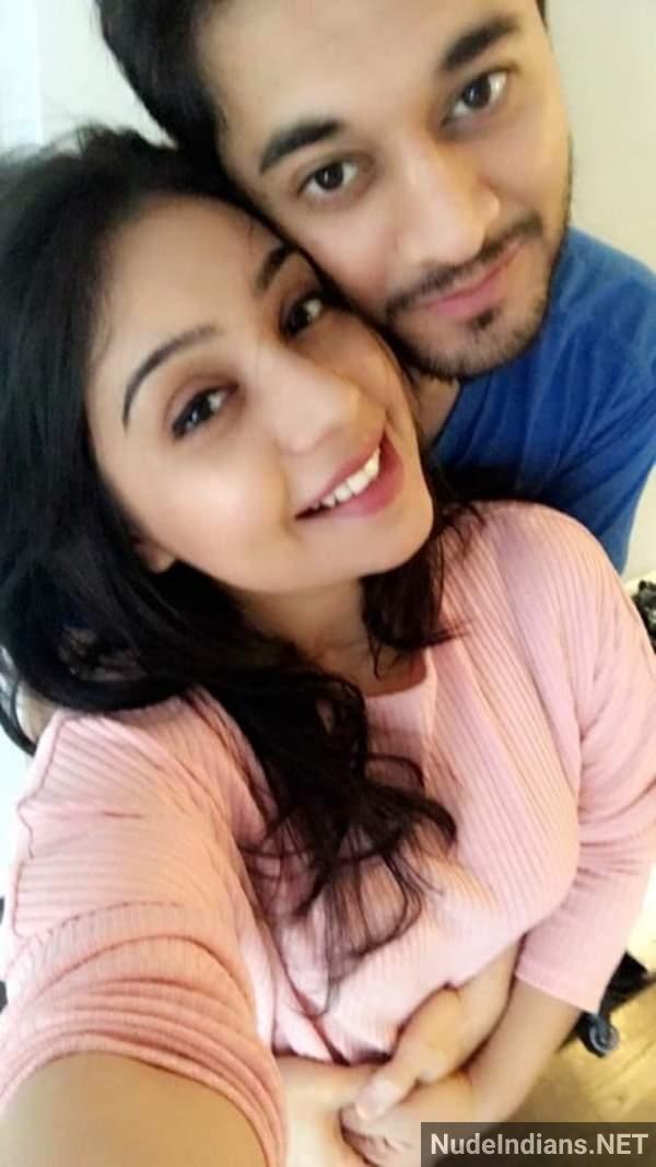 https://pub-5fcdf72a54cd4edbb03ec3edaa415a42.r2.dev/nakedleaks/exposure_of_60_delhi_couples_in_wife_swapping_scandal/53.jpg