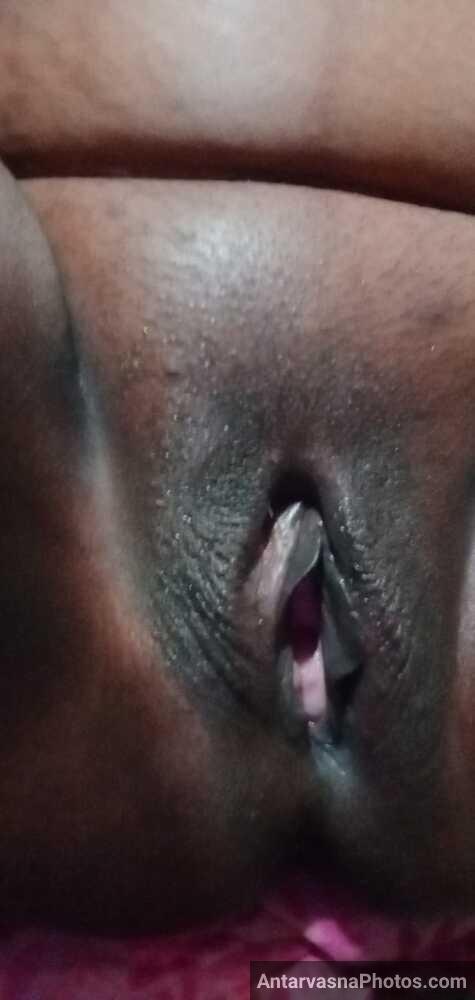 https://pub-5fcdf72a54cd4edbb03ec3edaa415a42.r2.dev/nakedleaks/exposure_of_74_captivating_images_of_gujarati_village_aunt's_intimate_moments/21.jpg