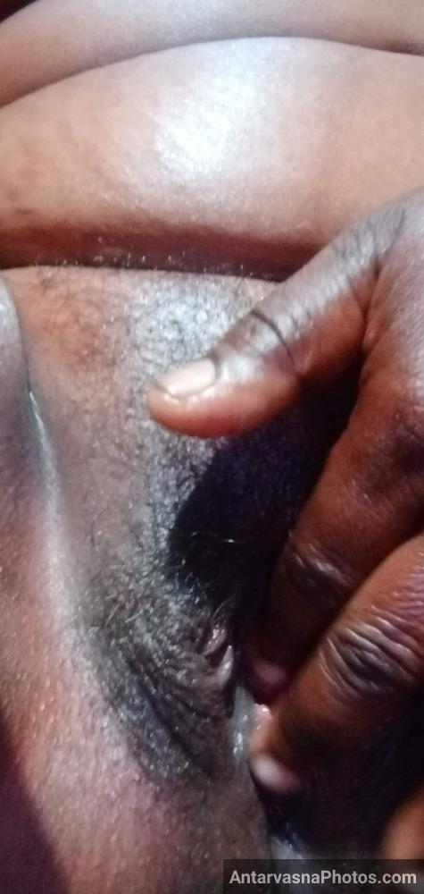 https://pub-5fcdf72a54cd4edbb03ec3edaa415a42.r2.dev/nakedleaks/exposure_of_74_captivating_images_of_gujarati_village_aunt's_intimate_moments/44.jpg