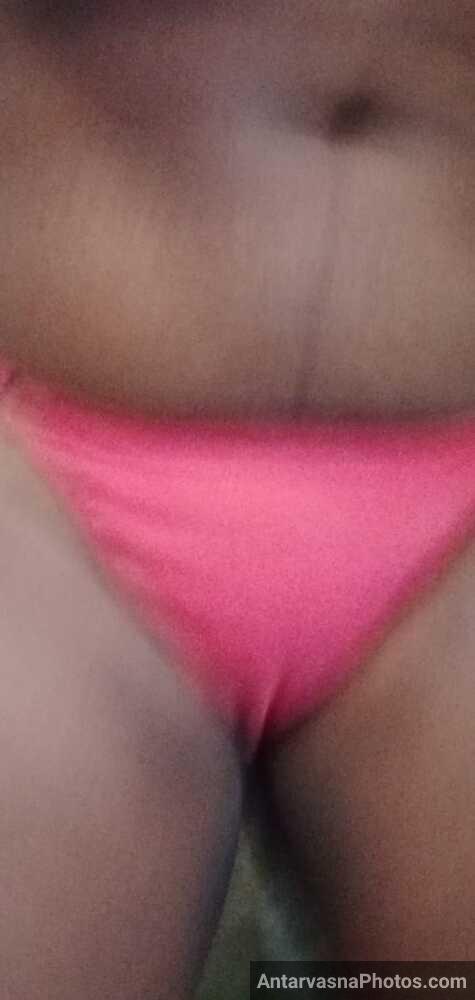 https://pub-5fcdf72a54cd4edbb03ec3edaa415a42.r2.dev/nakedleaks/exposure_of_74_captivating_images_of_gujarati_village_aunt's_intimate_moments/61.jpg