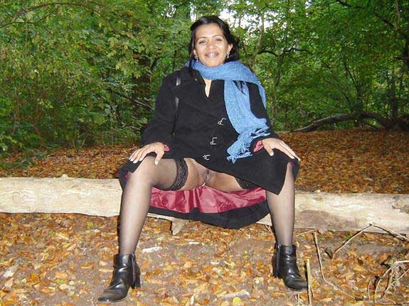 https://pub-5fcdf72a54cd4edbb03ec3edaa415a42.r2.dev/nakedleaks/exposure_of_punjabi_auntie's_pubic_hair/4.jpg