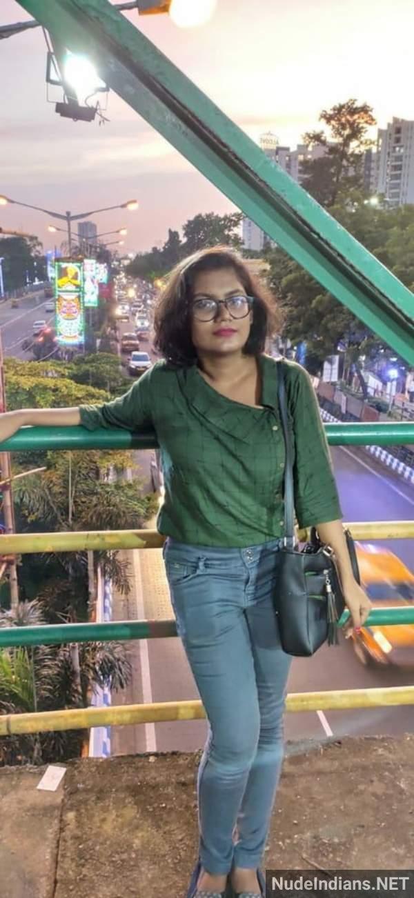 https://pub-5fcdf72a54cd4edbb03ec3edaa415a42.r2.dev/nakedleaks/exposure_of_scandal:_marathi_wife's_affair_with_thane_boss/89.jpg