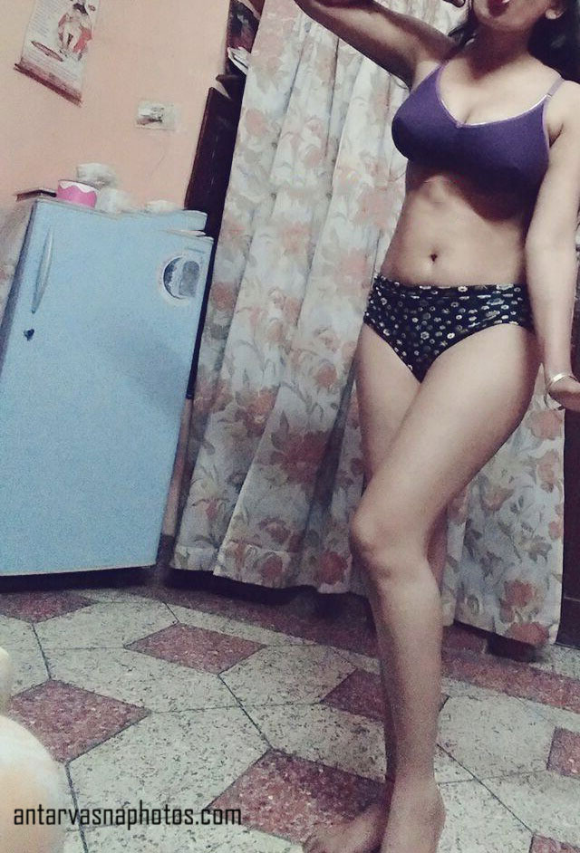 https://pub-5fcdf72a54cd4edbb03ec3edaa415a42.r2.dev/nakedleaks/exquisite_photos_of_rangoli's_indian_bust/0.jpg