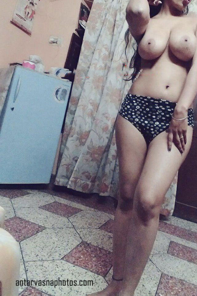 https://pub-5fcdf72a54cd4edbb03ec3edaa415a42.r2.dev/nakedleaks/exquisite_photos_of_rangoli's_indian_bust/5.jpg