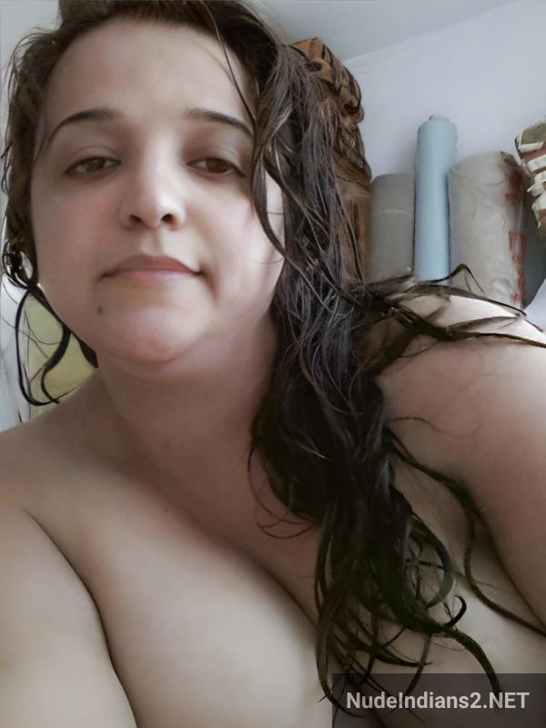 https://pub-5fcdf72a54cd4edbb03ec3edaa415a42.r2.dev/nakedleaks/fatima_aunty_from_agra_reveals_big_secrets_to_young_boyfriend/32.jpg