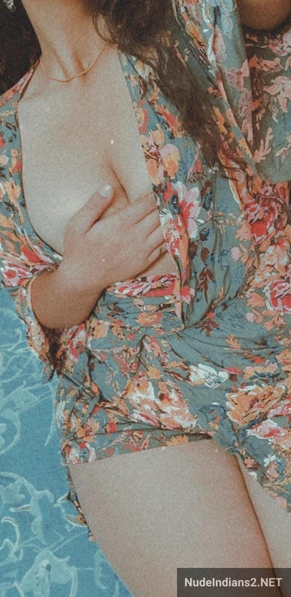 https://pub-5fcdf72a54cd4edbb03ec3edaa415a42.r2.dev/nakedleaks/fatima_khan's_intimate_self-portraits_shared_with_former_boyfriend/27.jpg