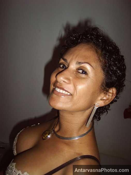https://pub-5fcdf72a54cd4edbb03ec3edaa415a42.r2.dev/nakedleaks/female_supervisor_hungry_for_big_package/4.jpg