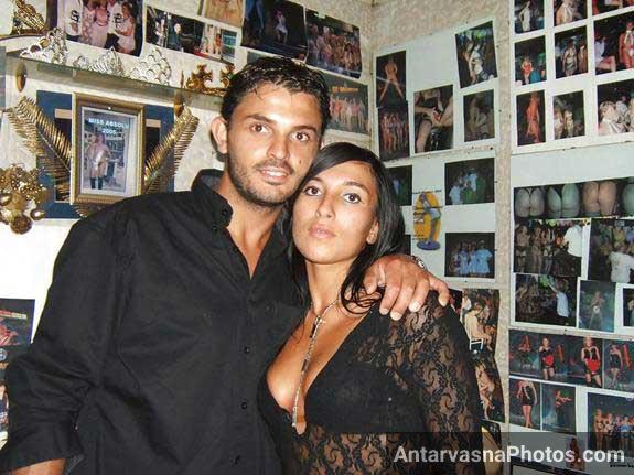 https://pub-5fcdf72a54cd4edbb03ec3edaa415a42.r2.dev/nakedleaks/filmmaker_and_model_intimate_moments_captured_in_indian_photos/0.jpg