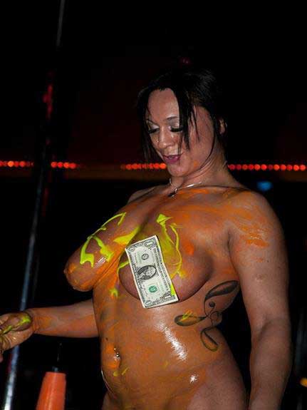 https://pub-5fcdf72a54cd4edbb03ec3edaa415a42.r2.dev/nakedleaks/foreign_club_performer's_enticing_nude_photos/2.jpg