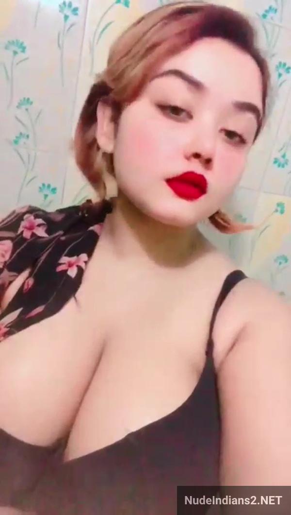 https://pub-5fcdf72a54cd4edbb03ec3edaa415a42.r2.dev/nakedleaks/fortune_strikes:_afsana_khan_flaunts_impressive_bosom_in_selfies/0.jpg