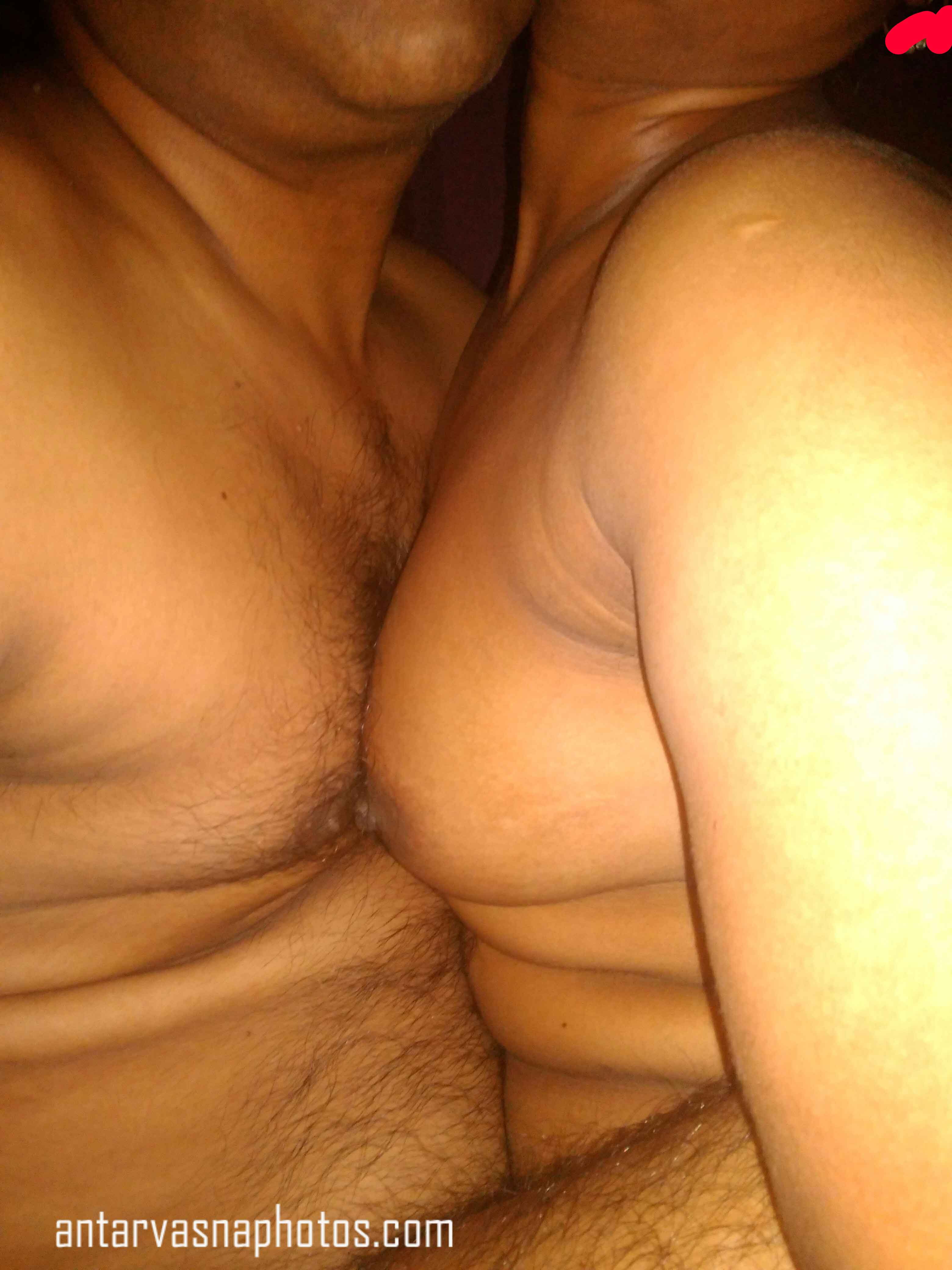 https://pub-5fcdf72a54cd4edbb03ec3edaa415a42.r2.dev/nakedleaks/fresh_images_of_indian_couple's_intimate_moments/2.jpg