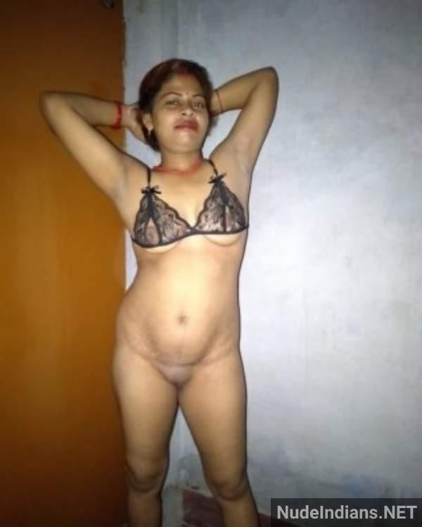 https://pub-5fcdf72a54cd4edbb03ec3edaa415a42.r2.dev/nakedleaks/fresh_kolkata_bhabhi_intimate_pictures_showcasing_enticing_breasts_and_intimate_areas/3.jpg