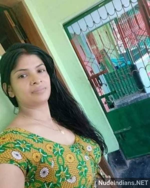 https://pub-5fcdf72a54cd4edbb03ec3edaa415a42.r2.dev/nakedleaks/fresh_kolkata_bhabhi_intimate_pictures_showcasing_enticing_breasts_and_intimate_areas/40.jpg