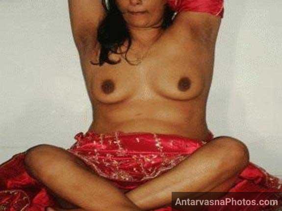https://pub-5fcdf72a54cd4edbb03ec3edaa415a42.r2.dev/nakedleaks/freshlywed_indian_sister-in-law's_photos/3.jpg