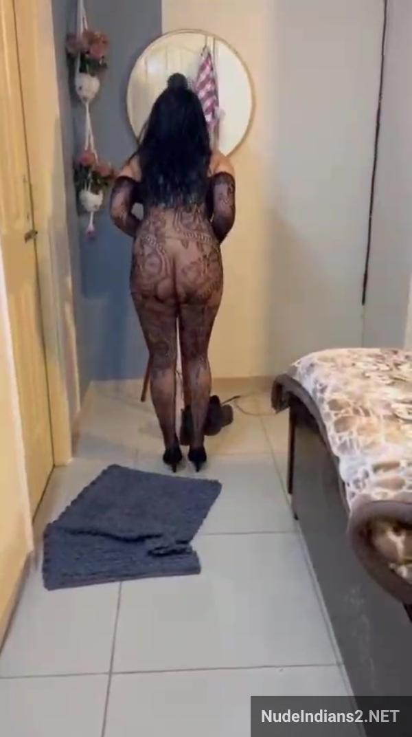 https://pub-5fcdf72a54cd4edbb03ec3edaa415a42.r2.dev/nakedleaks/friend_sister_shivani_exposes_body_in_discreet_selfies/21.jpg