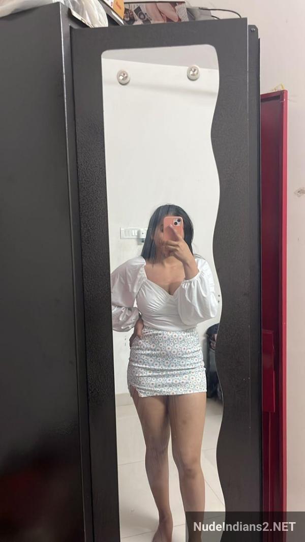 https://pub-5fcdf72a54cd4edbb03ec3edaa415a42.r2.dev/nakedleaks/friend_sister_shivani_exposes_body_in_discreet_selfies/45.jpg