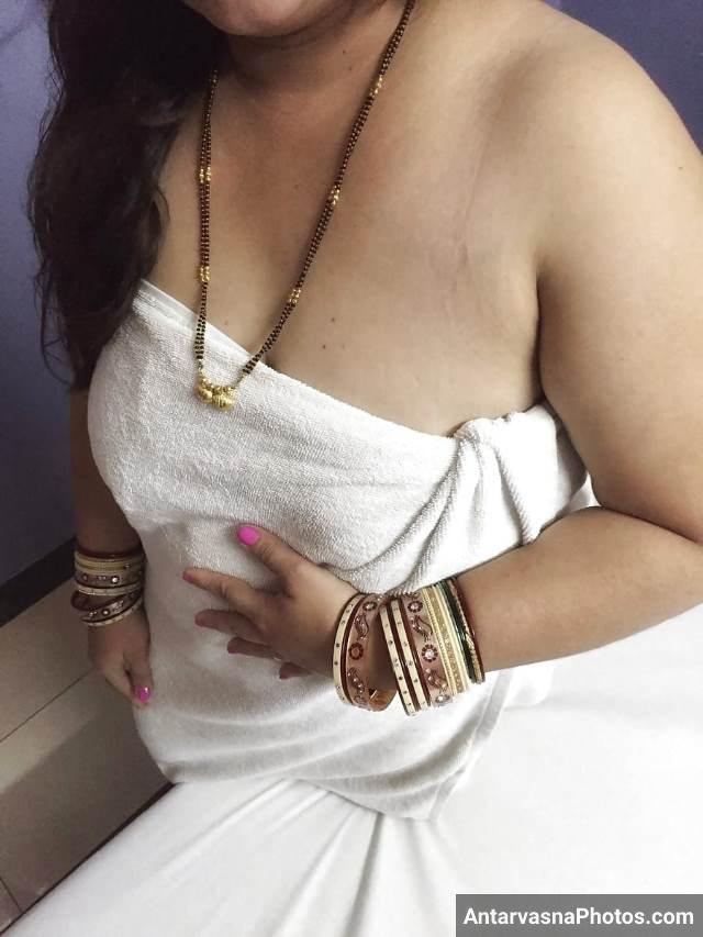 https://pub-5fcdf72a54cd4edbb03ec3edaa415a42.r2.dev/nakedleaks/gauri_bhabhi's_seductive_private_photo/14.jpg