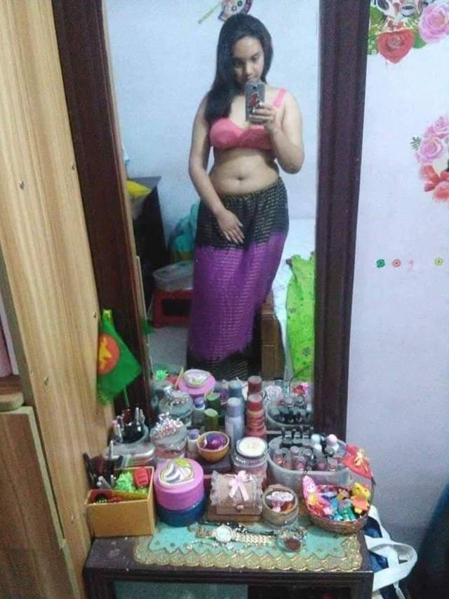 https://pub-5fcdf72a54cd4edbb03ec3edaa415a42.r2.dev/nakedleaks/generous_diwali_surprise:_sexy_photos_of_busty_beauty/0.jpg