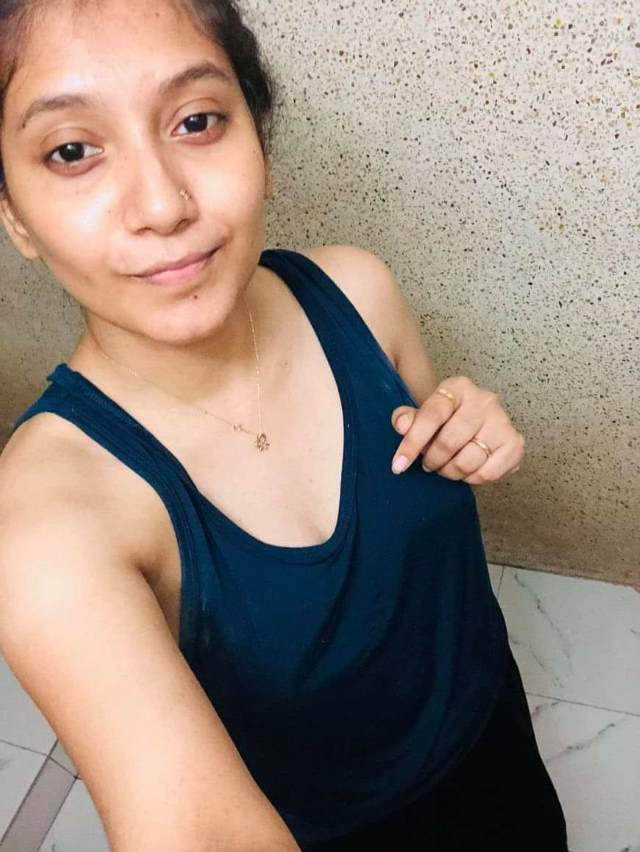 https://pub-5fcdf72a54cd4edbb03ec3edaa415a42.r2.dev/nakedleaks/girl_takes_hot_photos_with_lover's_dick_in_her_pussy/1.jpg