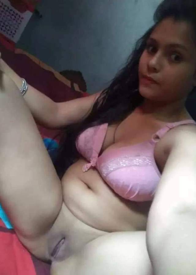 https://pub-5fcdf72a54cd4edbb03ec3edaa415a42.r2.dev/nakedleaks/glamorous_image_of_chikni_chut_ready_for_fun/28.jpg