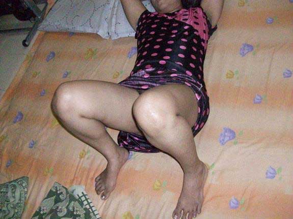 https://pub-5fcdf72a54cd4edbb03ec3edaa415a42.r2.dev/nakedleaks/glimpse_of_my_sister's_bushy_vagina/1.jpg