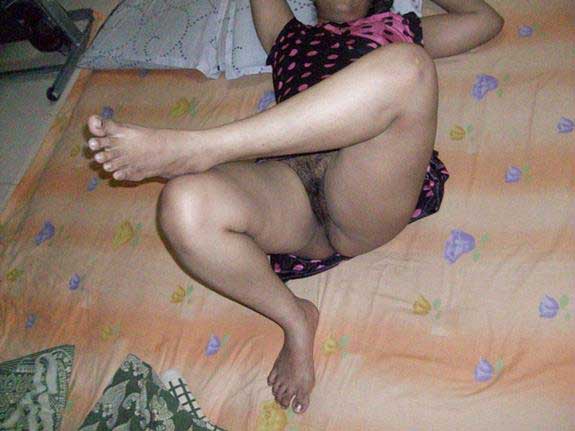 https://pub-5fcdf72a54cd4edbb03ec3edaa415a42.r2.dev/nakedleaks/glimpse_of_my_sister's_bushy_vagina/4.jpg