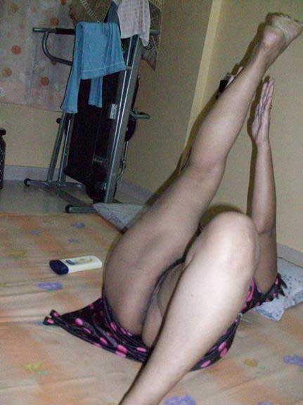 https://pub-5fcdf72a54cd4edbb03ec3edaa415a42.r2.dev/nakedleaks/glimpse_of_my_sister's_bushy_vagina/6.jpg