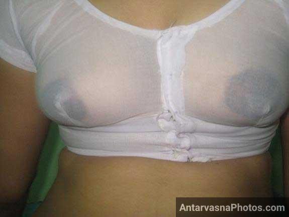 https://pub-5fcdf72a54cd4edbb03ec3edaa415a42.r2.dev/nakedleaks/glimpse_of_swati_aunty's_desi_breasts/4.jpg