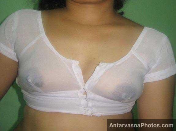 https://pub-5fcdf72a54cd4edbb03ec3edaa415a42.r2.dev/nakedleaks/glimpse_of_swati_aunty's_desi_breasts/6.jpg