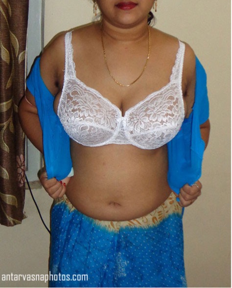 https://pub-5fcdf72a54cd4edbb03ec3edaa415a42.r2.dev/nakedleaks/gorgeous_aunty_rubi's_seductive_photos/2.jpg