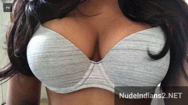 https://pub-5fcdf72a54cd4edbb03ec3edaa415a42.r2.dev/nakedleaks/gorgeous_tamil_woman_kavita_reddy's_private_nude_photos_at_home/3.jpg