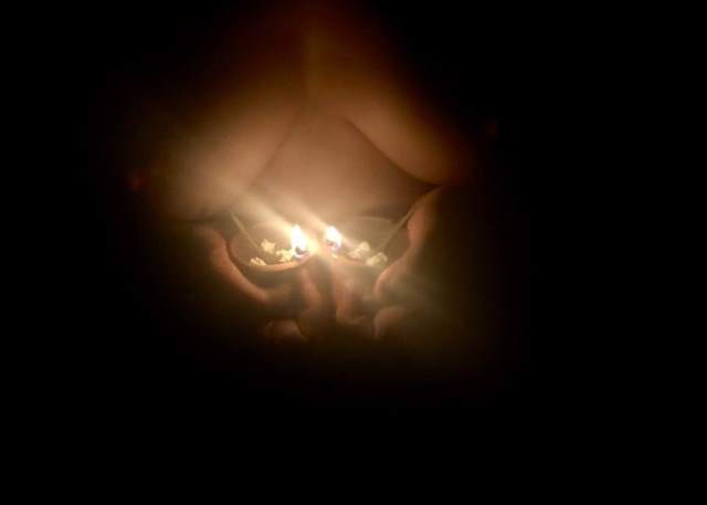 https://pub-5fcdf72a54cd4edbb03ec3edaa415a42.r2.dev/nakedleaks/greetings_from_antarvasnaphotos_on_diwali!/6.jpg