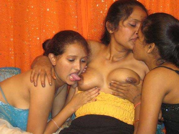 https://pub-5fcdf72a54cd4edbb03ec3edaa415a42.r2.dev/nakedleaks/group_sex_photos_with_an_indian_companion/2.jpg