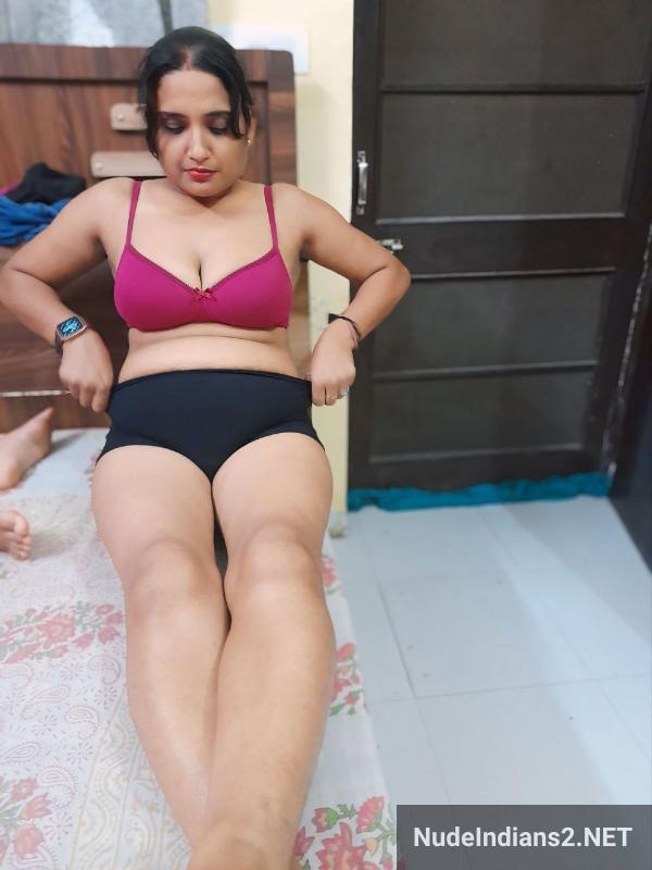 https://pub-5fcdf72a54cd4edbb03ec3edaa415a42.r2.dev/nakedleaks/gujarati_karishma_bhabhi's_sensual_display_with_boyfriend_at_oyo/9.jpg