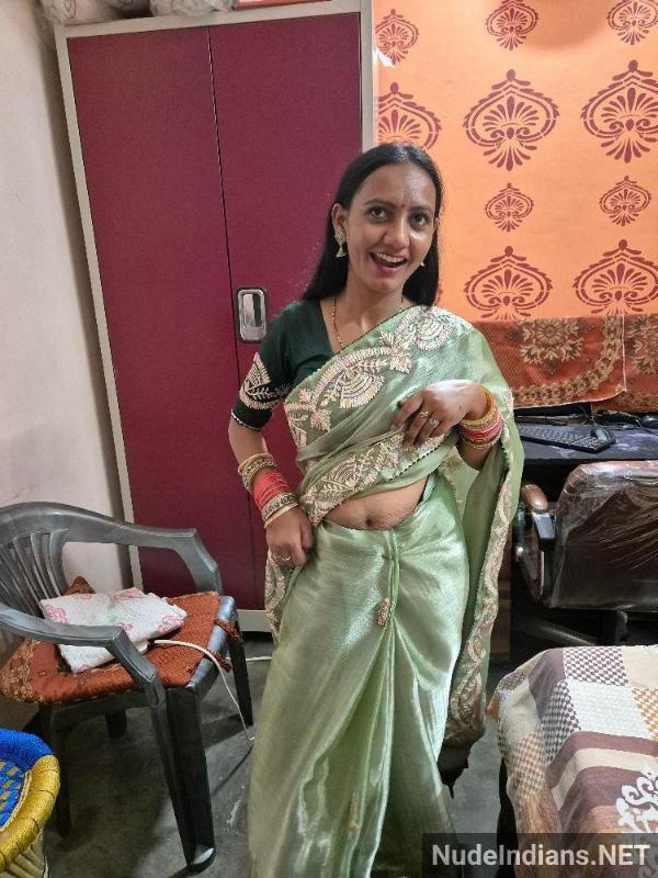 https://pub-5fcdf72a54cd4edbb03ec3edaa415a42.r2.dev/nakedleaks/gujarati_wife_anjali_reveals_sagging_breasts_to_arouse_partner_for_intimacy/14.jpg