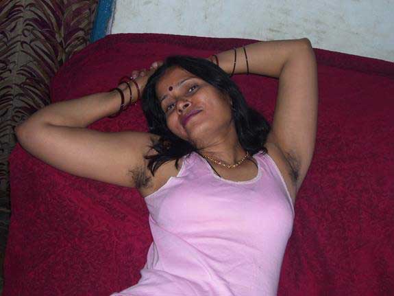 https://pub-5fcdf72a54cd4edbb03ec3edaa415a42.r2.dev/nakedleaks/hairy_indian_beauty_in_explicit_photos/0.jpg