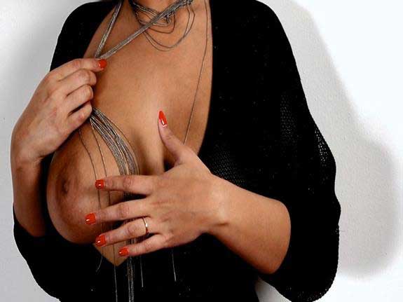 https://pub-5fcdf72a54cd4edbb03ec3edaa415a42.r2.dev/nakedleaks/here_are_the_authentic_big_indian_breasts/5.jpg