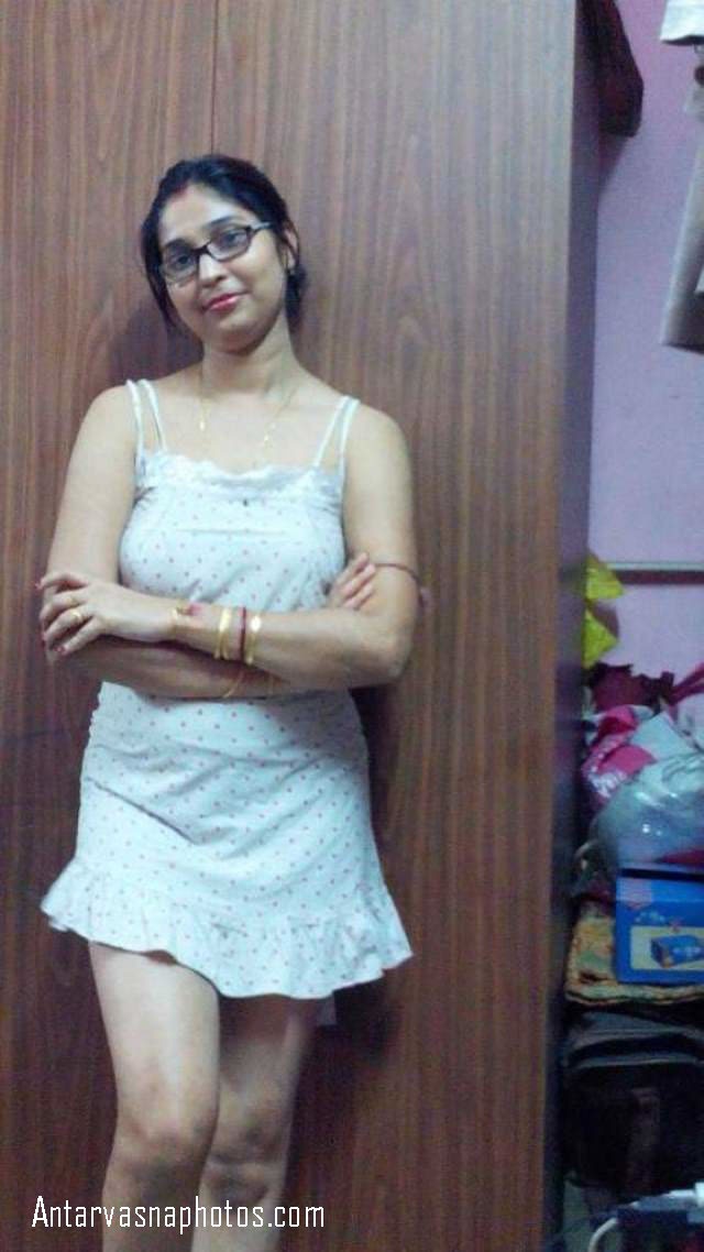 https://pub-5fcdf72a54cd4edbb03ec3edaa415a42.r2.dev/nakedleaks/hot_babe_revealing_desi_boobs_in_photos/0.jpg
