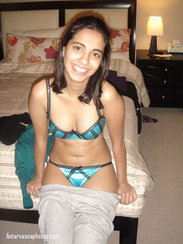 https://pub-5fcdf72a54cd4edbb03ec3edaa415a42.r2.dev/nakedleaks/hot_girl_giving_lover_a_blowjob_in_romantic_photos/0.jpg