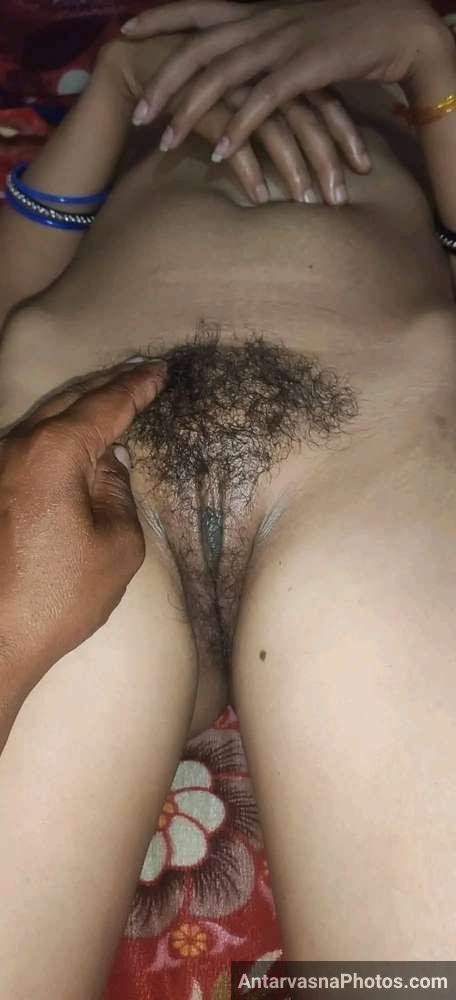 https://pub-5fcdf72a54cd4edbb03ec3edaa415a42.r2.dev/nakedleaks/hubby_takes_nude_pictures_of_seductive_indian_wife/0.jpg