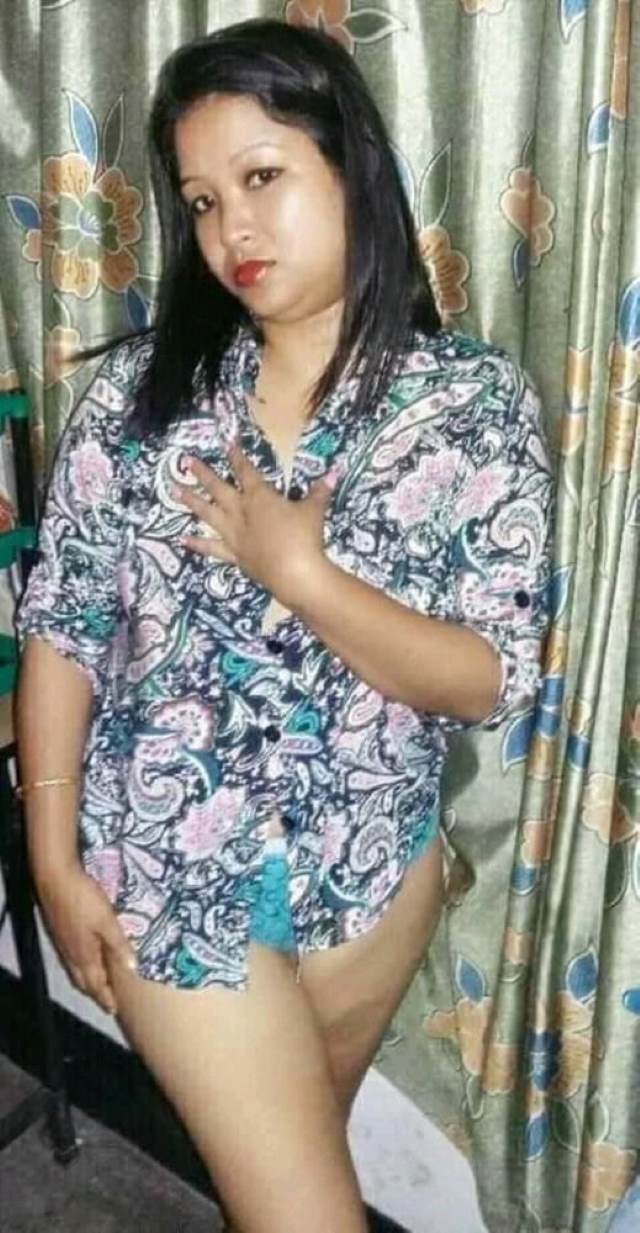 https://pub-5fcdf72a54cd4edbb03ec3edaa415a42.r2.dev/nakedleaks/husband's_distress:_auntie_and_neighbor's_intimate_photos/0.jpg