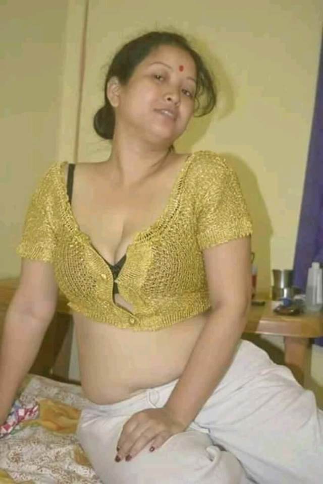 https://pub-5fcdf72a54cd4edbb03ec3edaa415a42.r2.dev/nakedleaks/husband's_distress:_auntie_and_neighbor's_intimate_photos/17.jpg