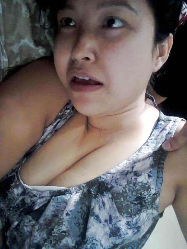 https://pub-5fcdf72a54cd4edbb03ec3edaa415a42.r2.dev/nakedleaks/husband's_distress:_auntie_and_neighbor's_intimate_photos/3.jpg