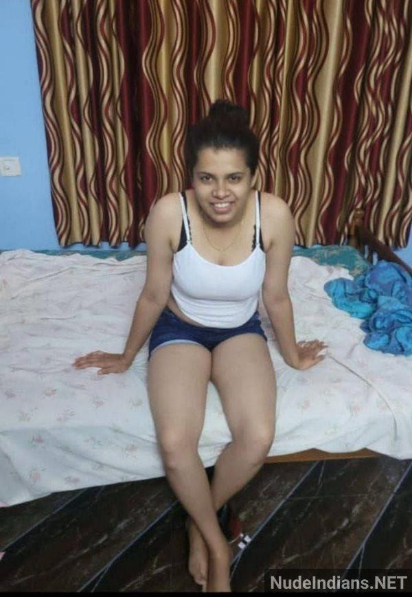 https://pub-5fcdf72a54cd4edbb03ec3edaa415a42.r2.dev/nakedleaks/husband_invites_friend_to_share_wife's_pleasure/19.jpg