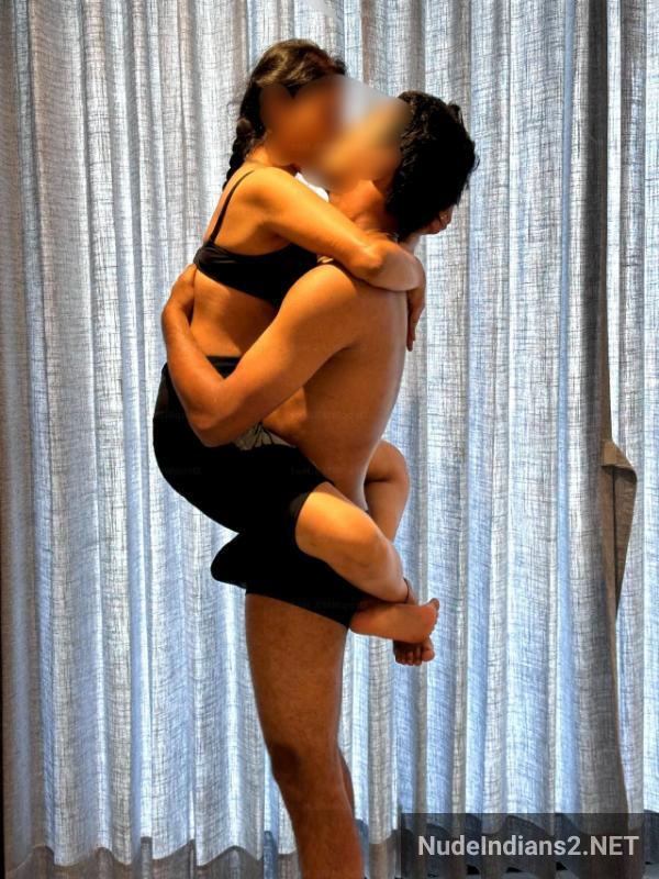 https://pub-5fcdf72a54cd4edbb03ec3edaa415a42.r2.dev/nakedleaks/hyderabad_telugu_wife_kavya_shetty_intimate_photos_with_cuckold_lover/8.jpg