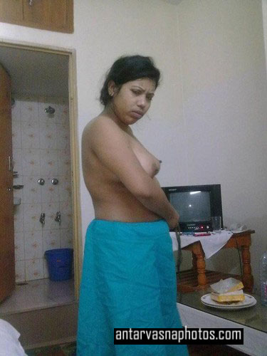 Images of a Friend's Attractive Mother with Large Breasts