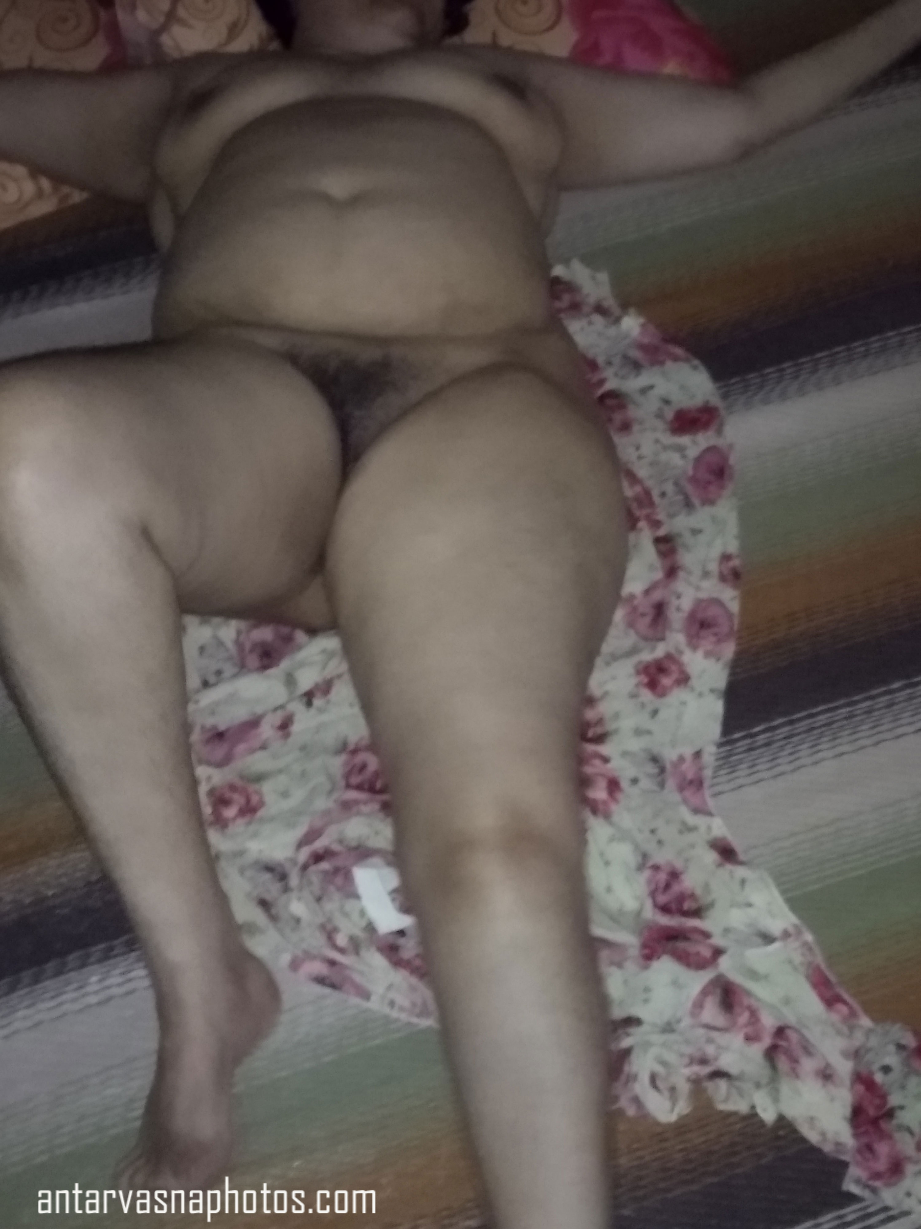https://pub-5fcdf72a54cd4edbb03ec3edaa415a42.r2.dev/nakedleaks/images_of_indian_aunt's_private_images/4.jpg