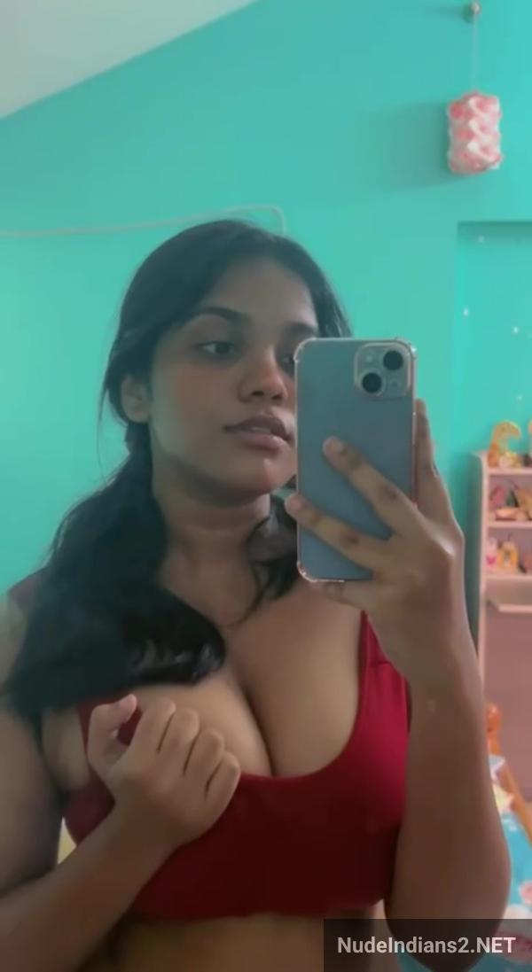 https://pub-5fcdf72a54cd4edbb03ec3edaa415a42.r2.dev/nakedleaks/images_of_pune_college_girl_siddhi_raut's_iphone_boob_selfies/30.jpg