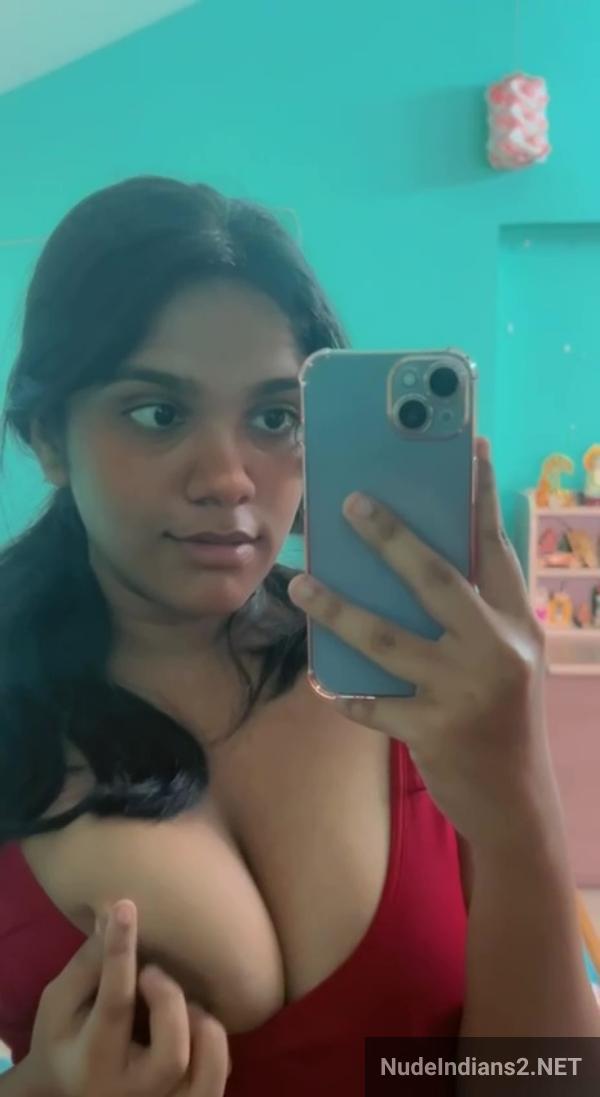 https://pub-5fcdf72a54cd4edbb03ec3edaa415a42.r2.dev/nakedleaks/images_of_pune_college_girl_siddhi_raut's_iphone_boob_selfies/32.jpg